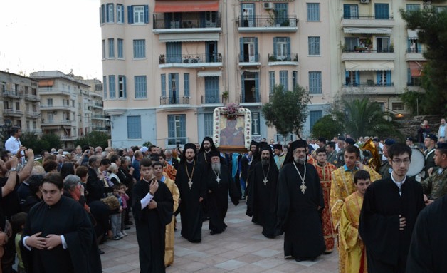 Крестный ход с иконой «Умиление» в Салониках