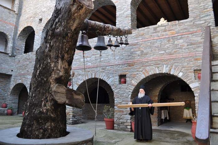 Сегодня праздник в монастыре святой Марины на Андросе