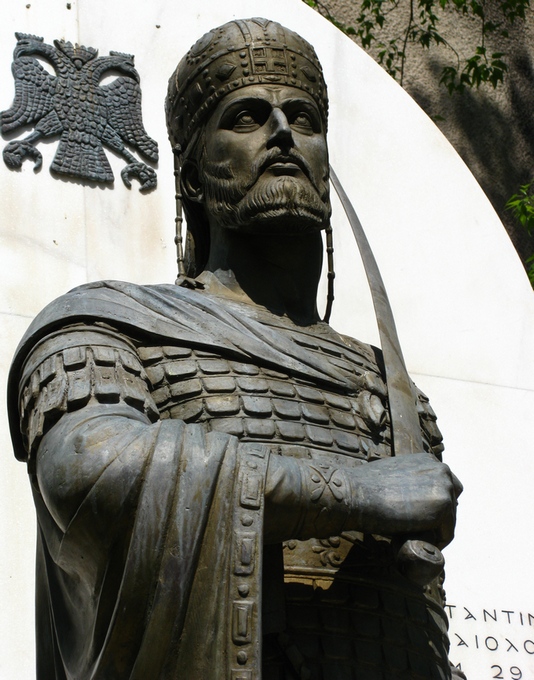 Памятник императору Константину Палеологу в Афинах