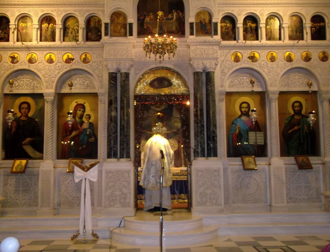 Богослужение в храме святого Иоанна Русского на Эвбее